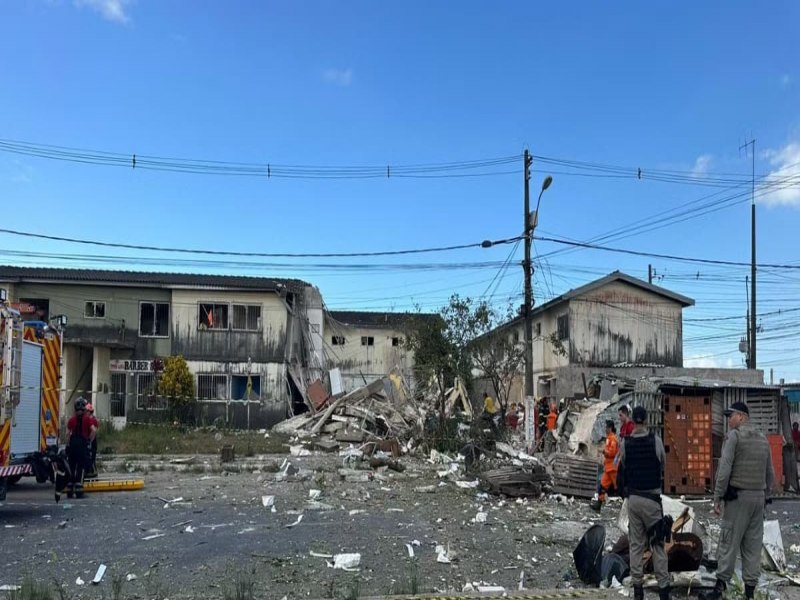 3 pessoas morrem aps exploso causar desabamento de prdio em Macei